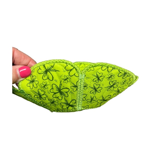 Hand Crafted Basket Center Piece Bowl Quilted 8 round x 3 in tall Shamrock - Picture 15 of 15